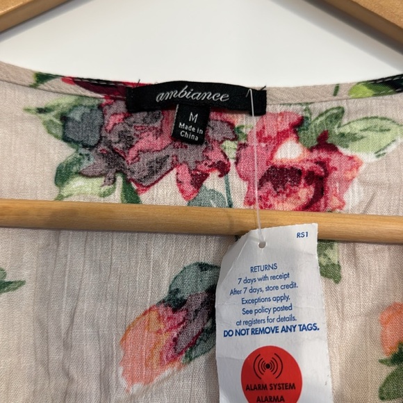 NWT Ambiance Floral Button-Up Blouse with Bell sleeves Size Medium - Picture 5 of 6